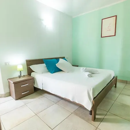 Vista Mare 4 Апартаменты *